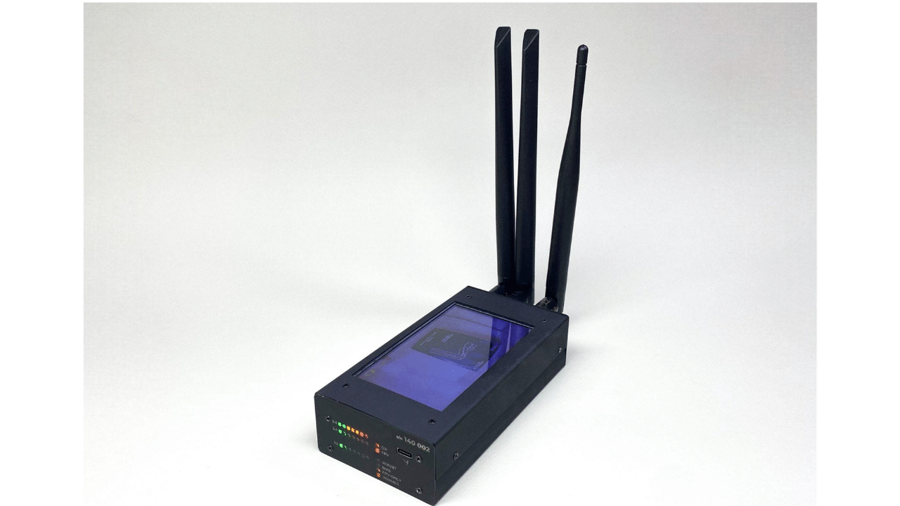 Wearable Drone Detector — Model 4 (Radio Spectrum Analyzer)